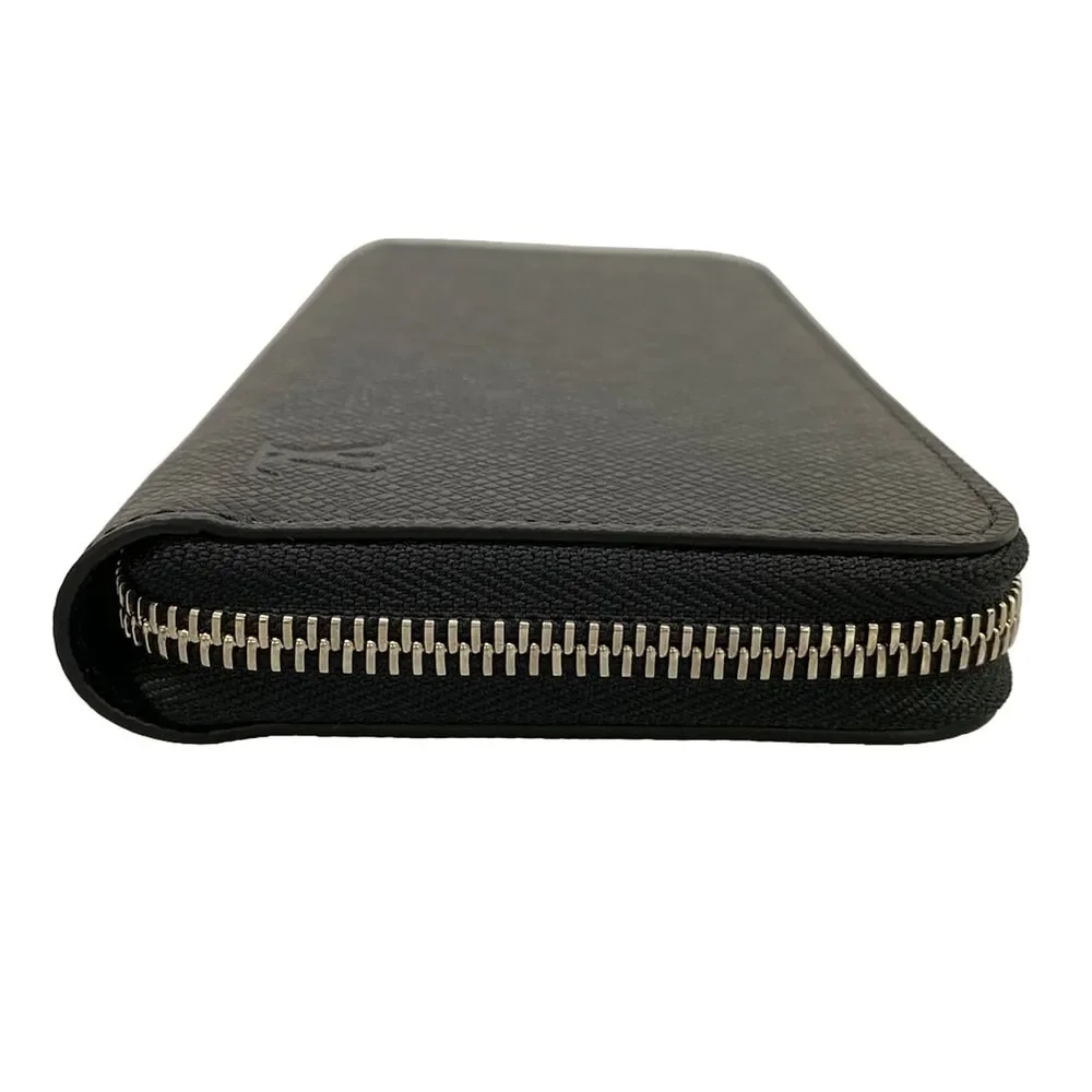 Louis Vuitton Zippy Wallet Horizontal Taiga Long Wallet M31071